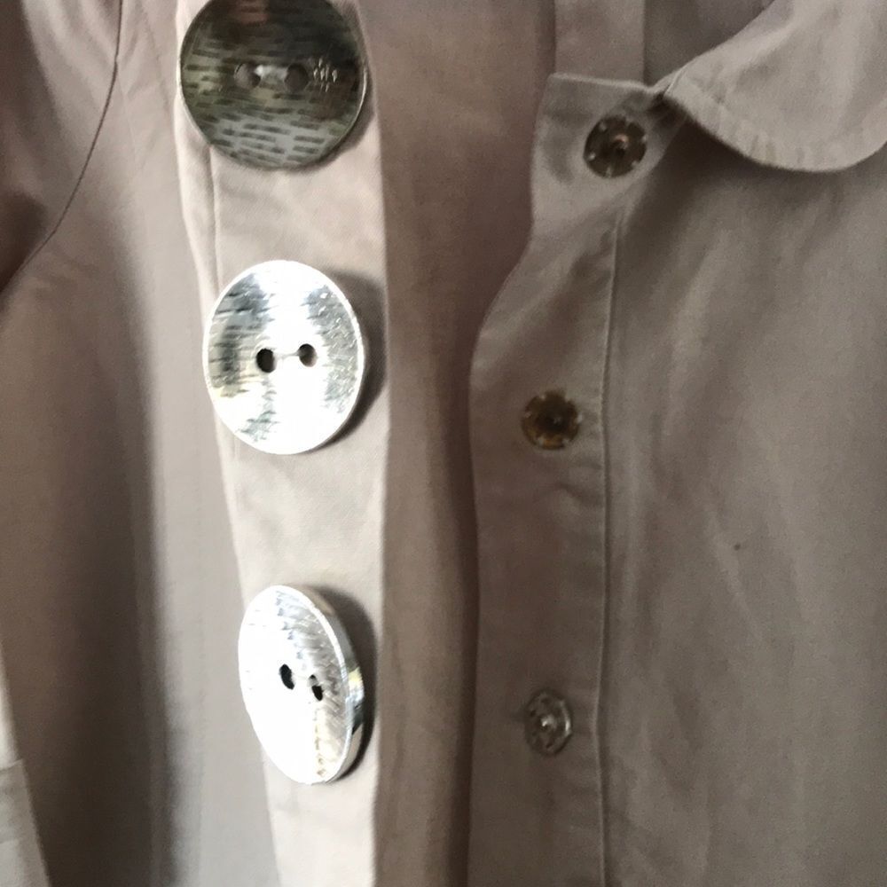 Banana USA light khaki button accent top, large - Picture 8 of 8
